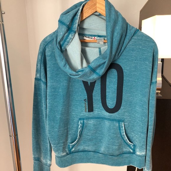 Reebok Sweatshirt - Picture 2 of 9